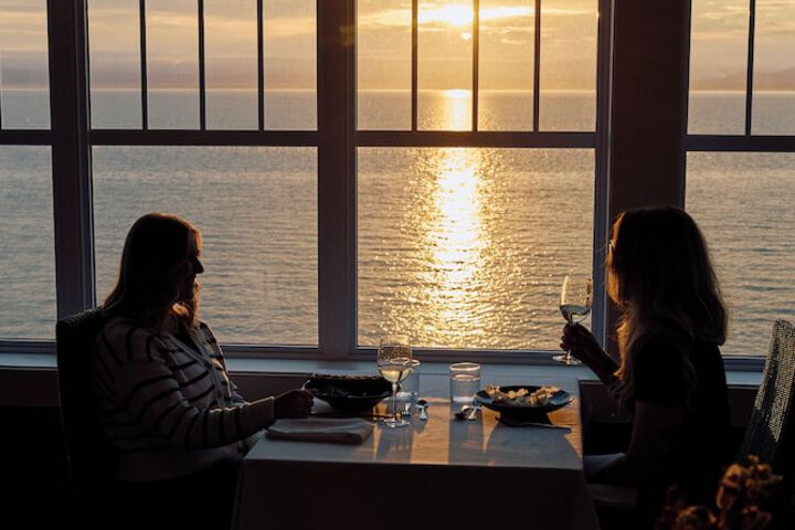Dining 30 of 50