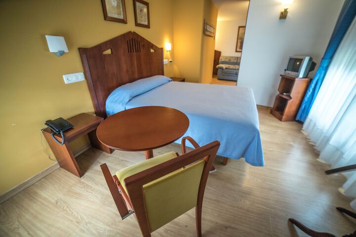 Room 14 of 37
