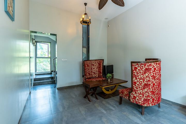 Entrance & Lobby