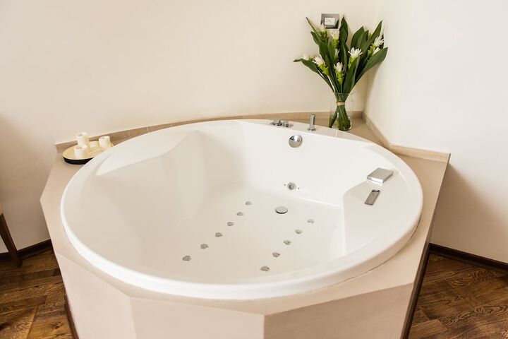 Hot Tub 78 of 158