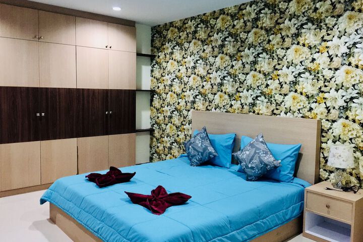 Room 10 of 35