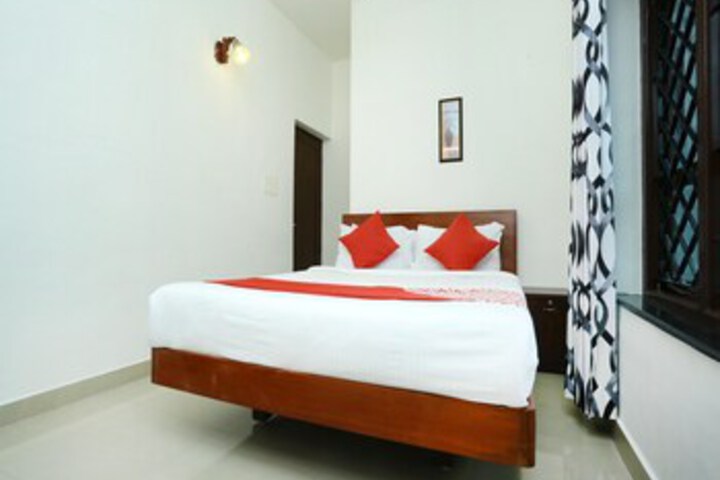 Room 13 of 25