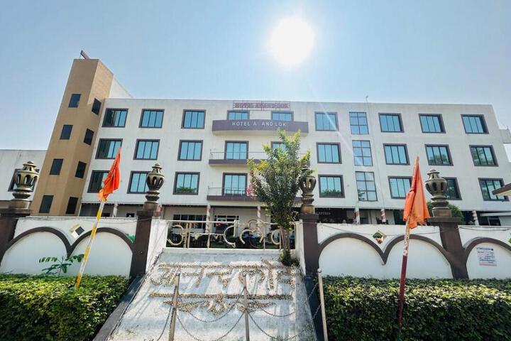 Hotel AnandLok by WB Inn