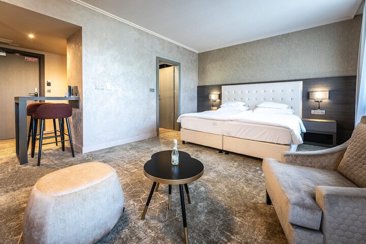Room 16 of 55