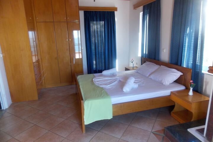 Room 12 of 74