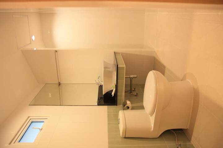 Room 30 of 41
