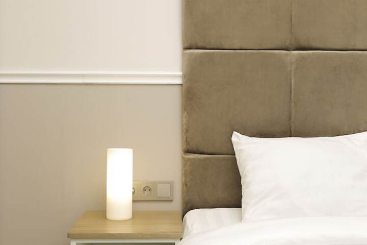 Room 8 of 20