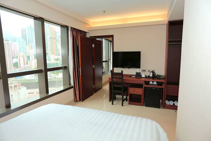 Room 4 of 19