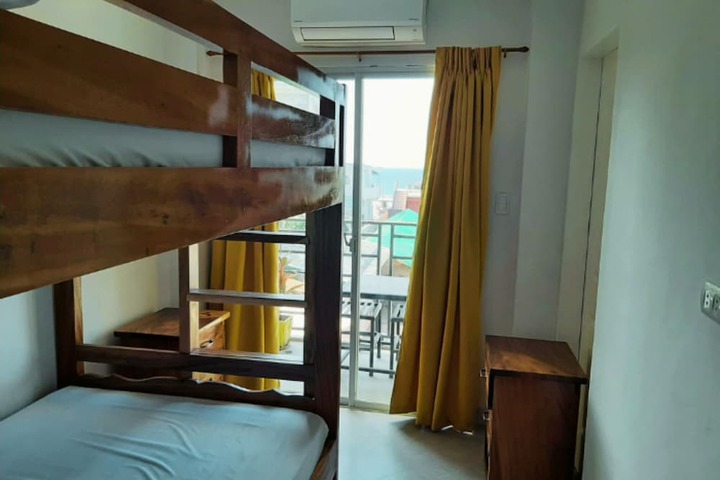 Room 8 of 52