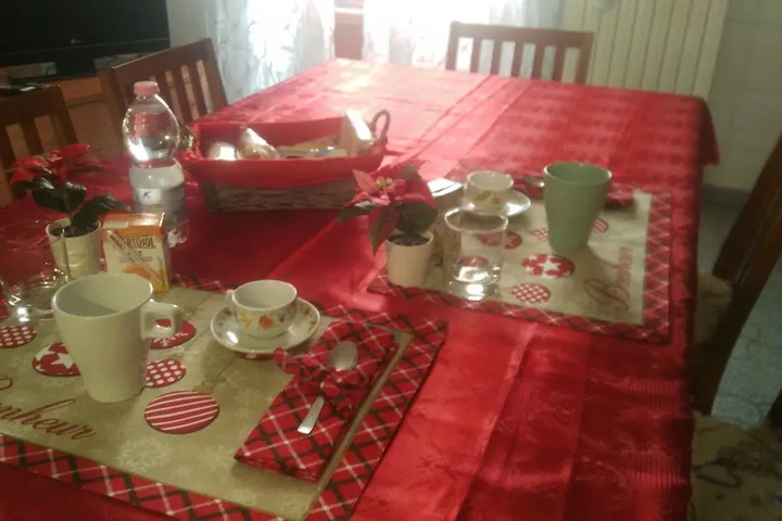Dining 15 of 18