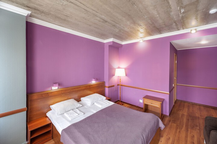 Room 6 of 31