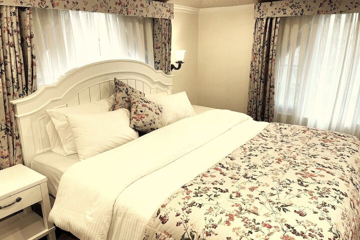 Room 9 of 36