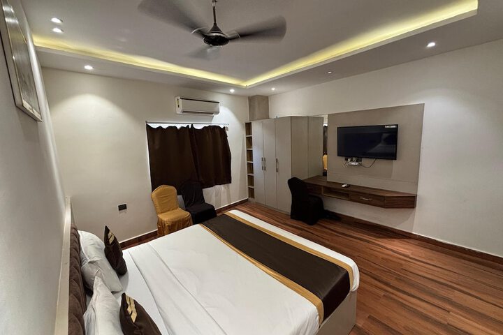 Room 3 of 25