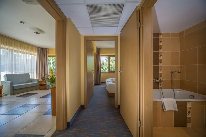Room 19 of 31