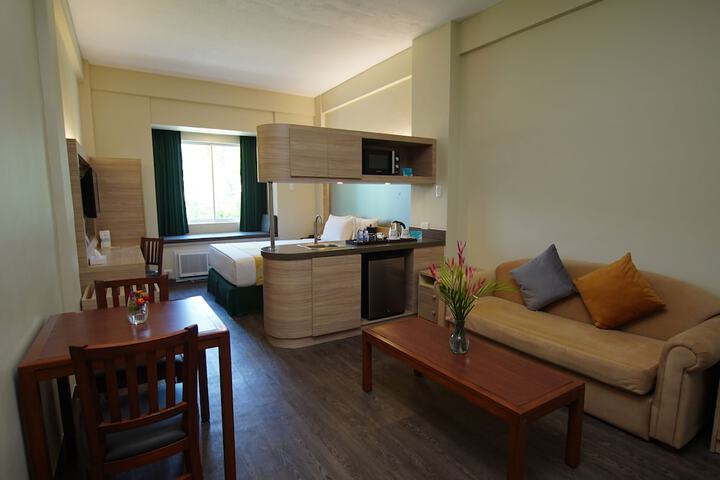 Room 8 of 28