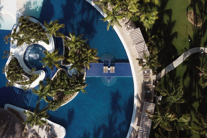 Pool 41 of 94
