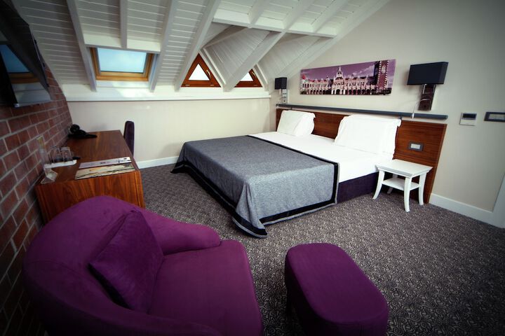 Room 28 of 130