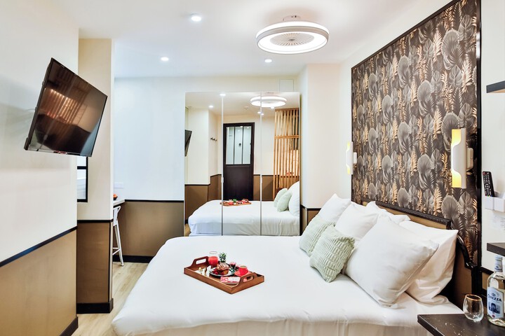 Room 10 of 52