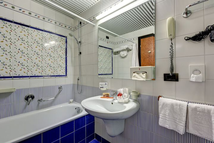 Room 20 of 84