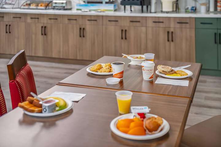 Breakfast/Coffee Service 64 of 73