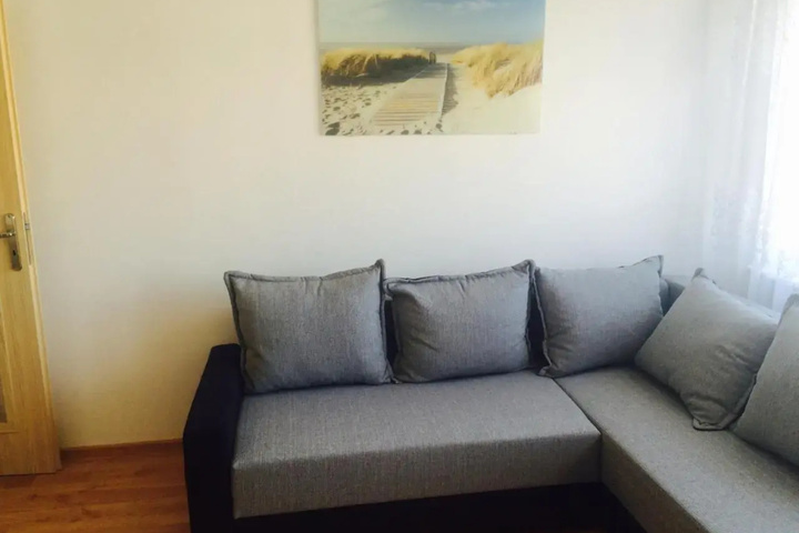 Room 2 of 8