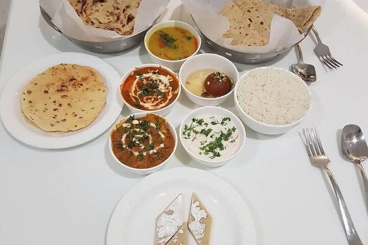 Dining 5 of 6
