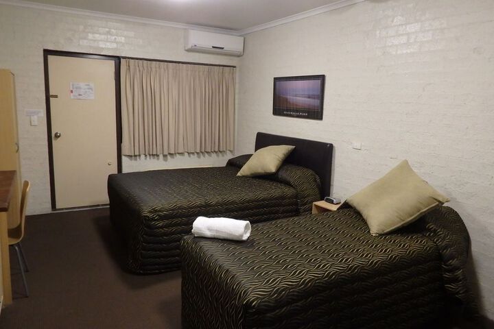 Room 4 of 43