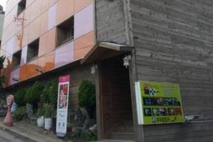 H Motel
