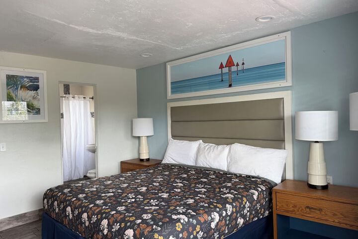 Room 9 of 15