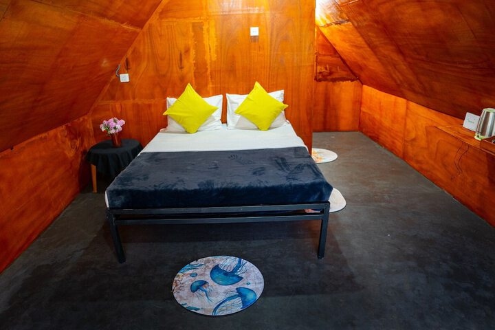 Room 5 of 15