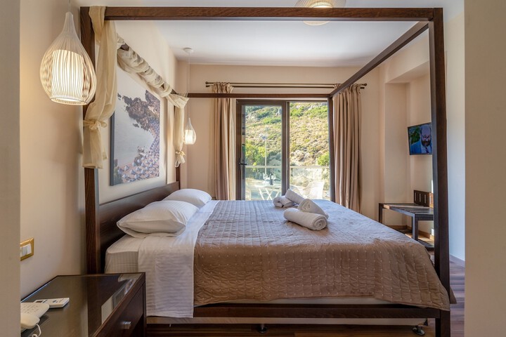 Room 11 of 60
