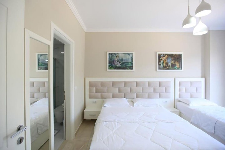 Room 15 of 46