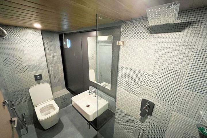 Room 44 of 48