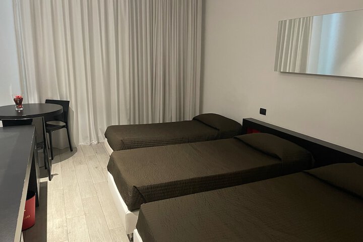 Room 25 of 248