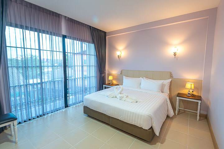 Room 2 of 32