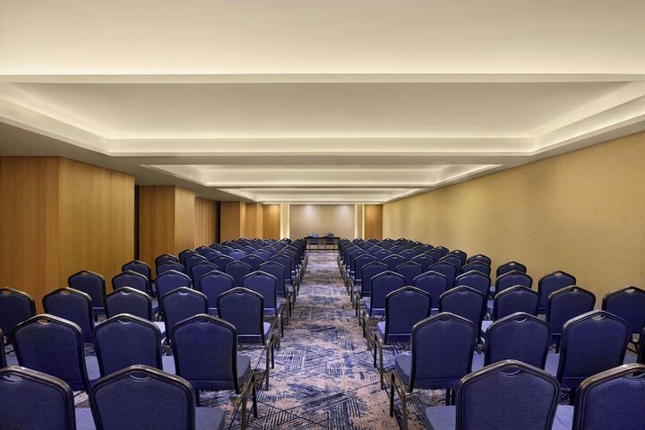 Ballroom/Hall 36 of 43