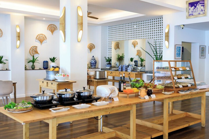 Dining 108 of 133