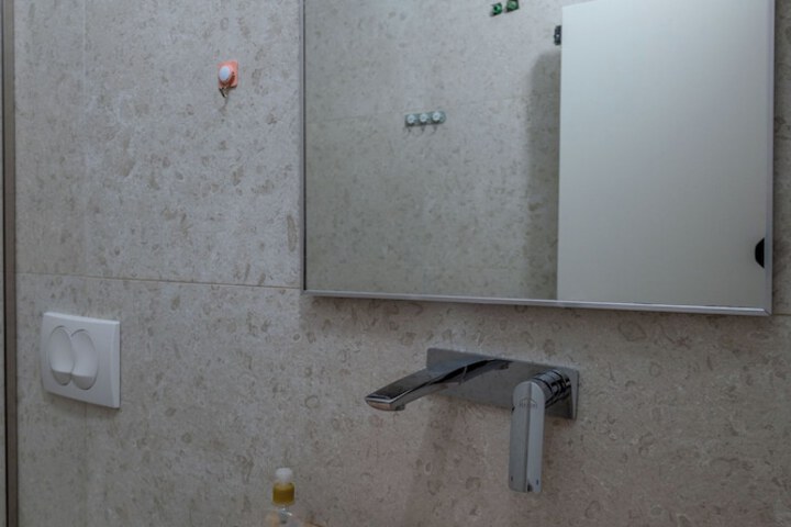 Room 62 of 178