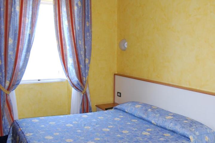 Room 12 of 54