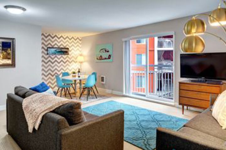 Fountain Court Jewel Suite Apartment in Seattle, WA