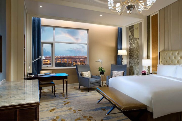 Room 50 of 152