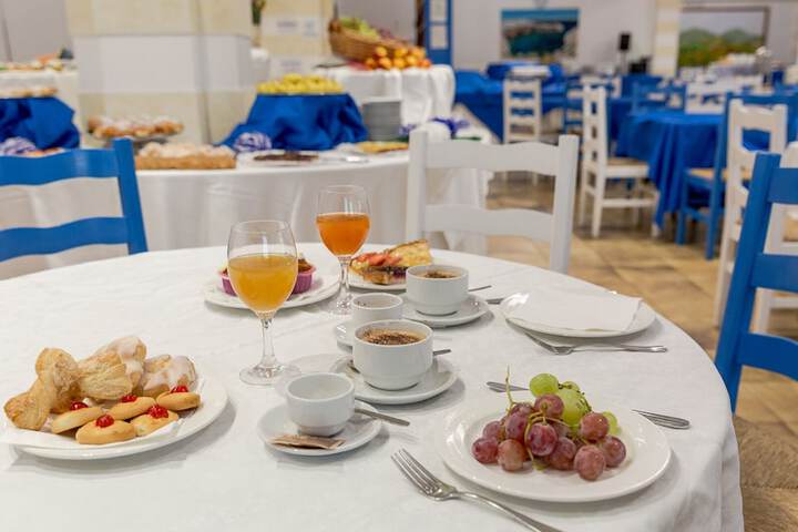 Breakfast/Coffee Service 62 of 85