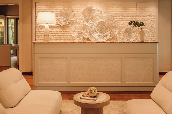 Hotel Interior 104 of 150