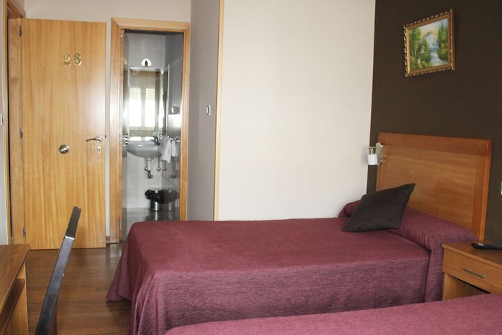 Room 3 of 43