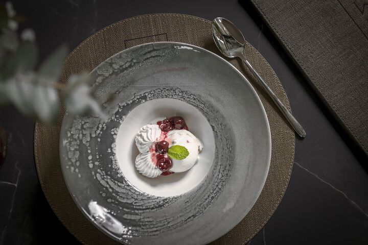 Dining 103 of 107