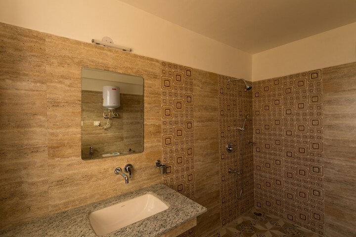 Room 34 of 43