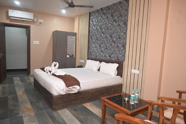 Room 9 of 31