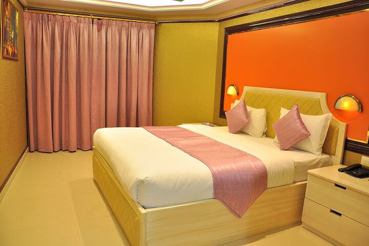 Room 3 of 7