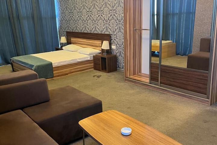 Room 2 of 18