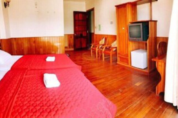 Room 9 of 17